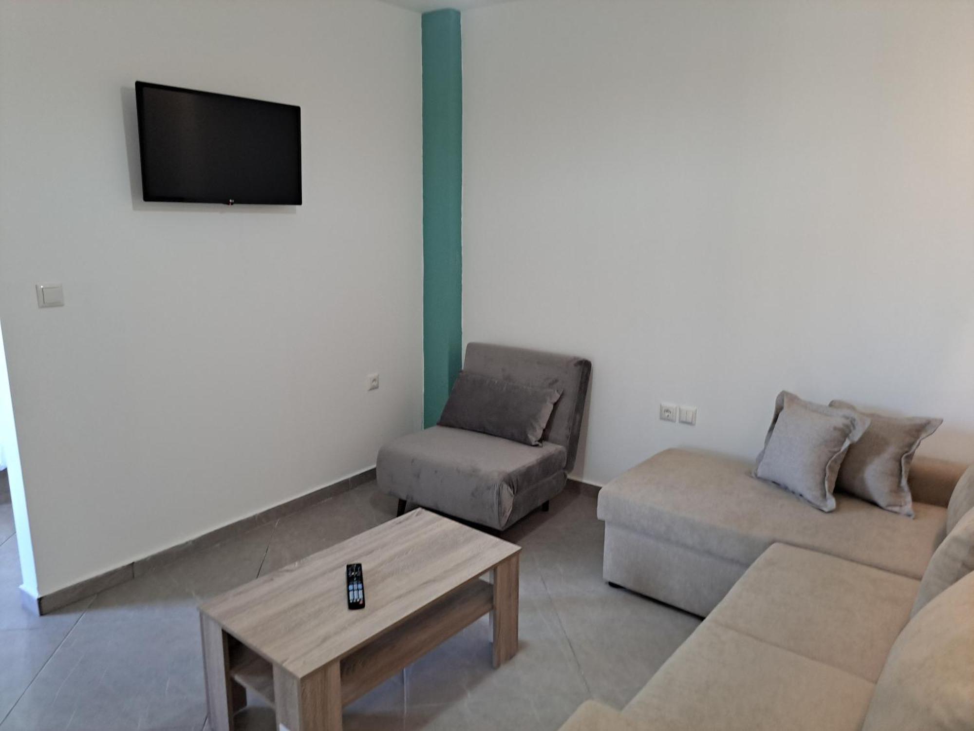 Dolphins House Apartment Koinira Bagian luar foto